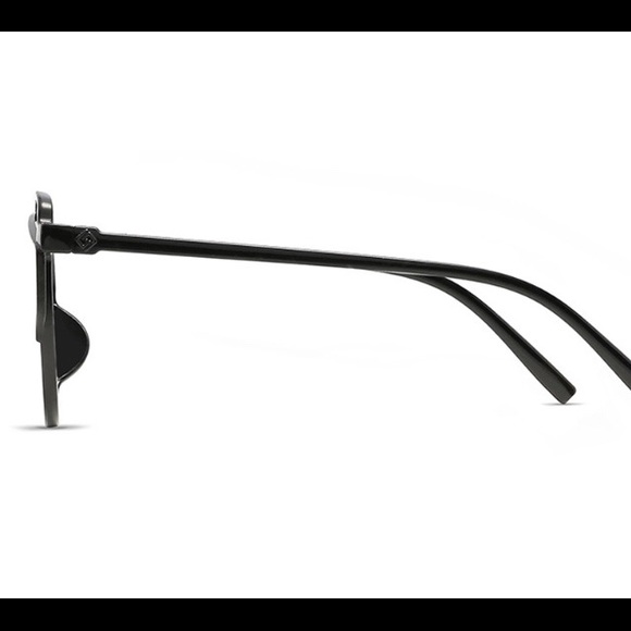 Blue/Green MirroredCat Eye Crosswire Sunglasses - Picture 6 of 6